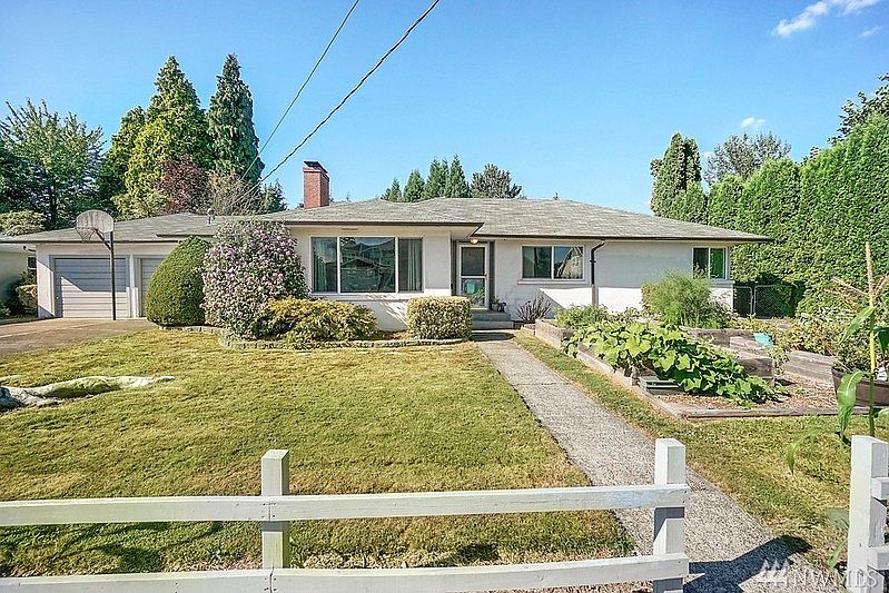 1st image of 815 9th Ave NW