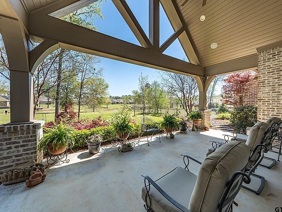 2nd image of 7550 Northlake Dr
