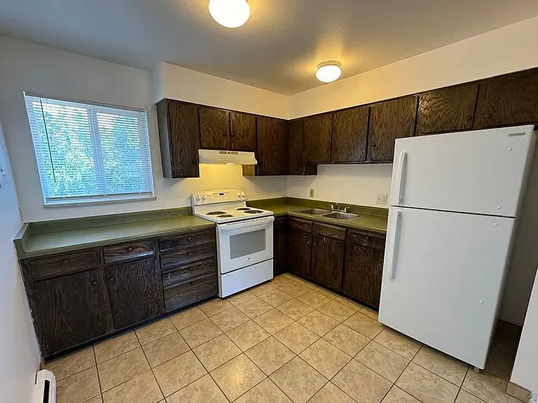 321 Bonnie Ct — Photo 2