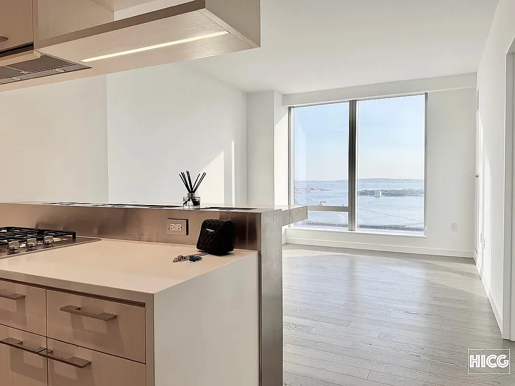 252 South Street — Photo 2