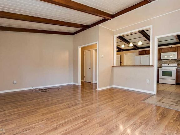 5th image of 154 Ivanhoe Ave NE