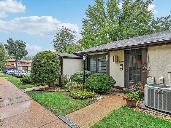 5th image of 11167 Whispering Oaks Dr