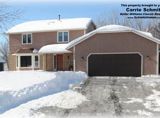 8909 Dallas Ln N, Maple Grove, MN 55369