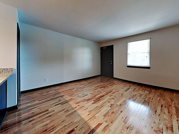 3rd image of 517 Veritas St APT 11