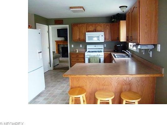 2nd image of 2100 Bryn Mawr Dr