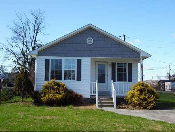 1st image of 205 Carver St