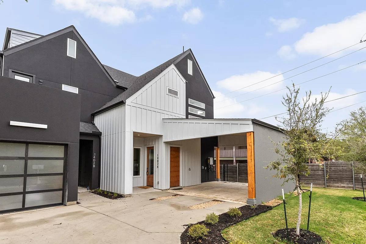 Building Photo - 1402 Summit St #A