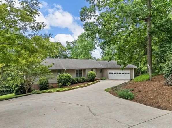 208 W Durham St, Landrum, SC 29356