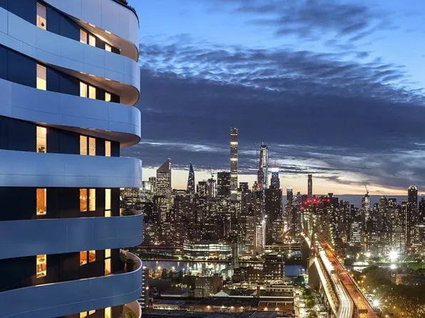 24-16 Queens Plaza South 17E image 11 of 12