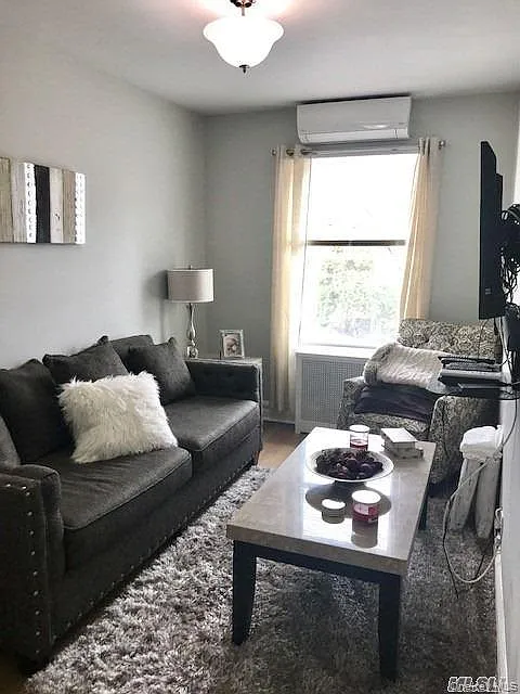 1 bed, 1.0 bath, 650 sqft, $2,200 — Photo 4