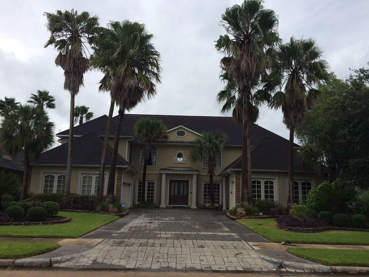 5 bed, 4.5 bath, 4783 sqft, $11,000 — Photo 4