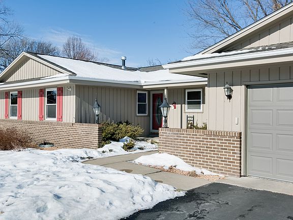 2nd image of 13617 E Wellington Cres