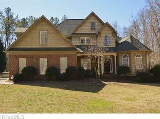 3808 Summit Lakes Dr, Browns Summit, NC 27214