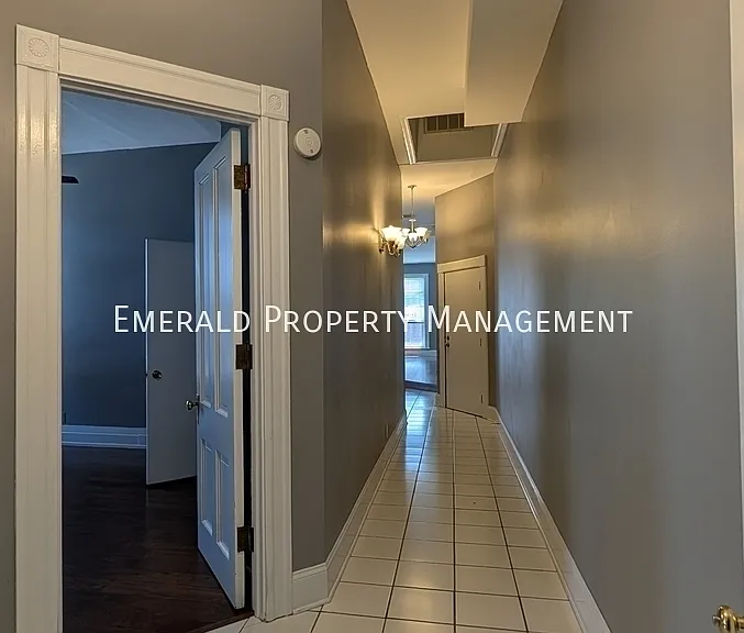 514 E State St #1 — Photo 8