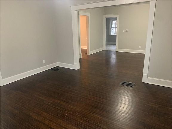3rd image of 319 N Euclid Ave