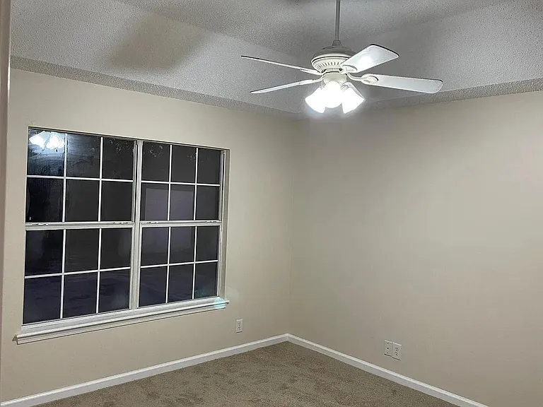 329 Hallowes Dr — Photo 8