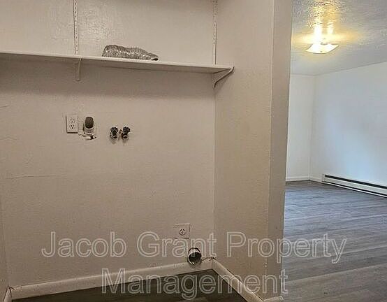 4th image of 1340 Paul St APT 4