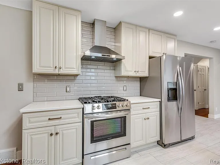 2784 Aldgate Dr — Photo 10