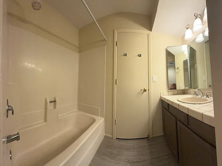 2040 S Longmore Ave #28 — Photo 14