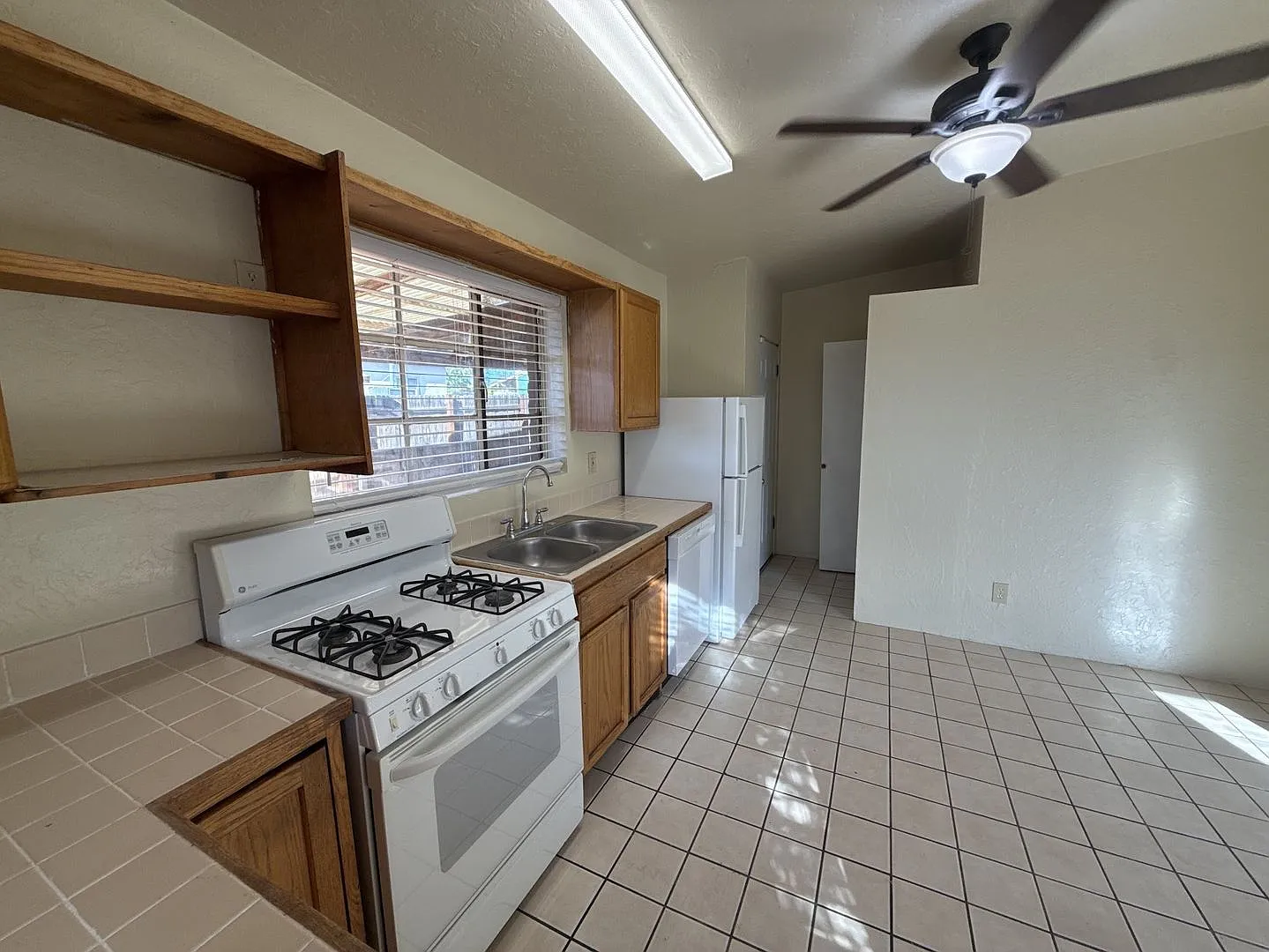 4443 S. 4th Avenue/ 202 E Pennsylvania Drive — Photo 4