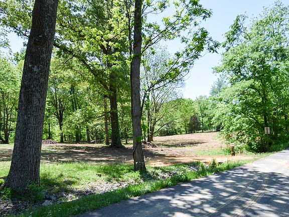 4th image of 430 South Rd