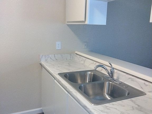 4th image of 17450 Arrow Blvd #B