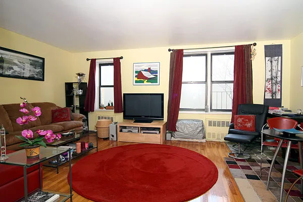 Rented by Ruth Goldman Real Estate | media 29