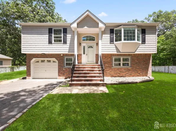 333 Green St, Old Bridge, NJ 08857