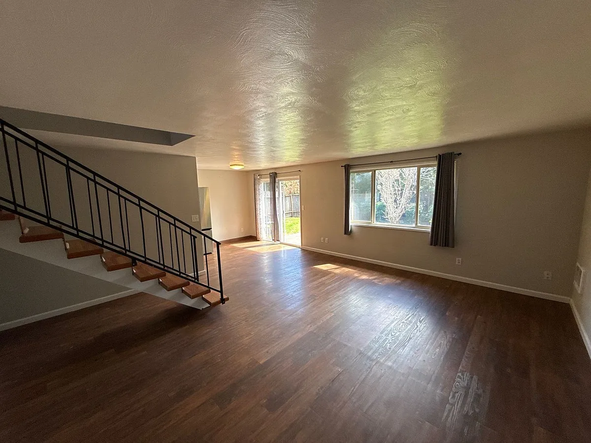 Building Photo - 4776 Buffalo Dr SE