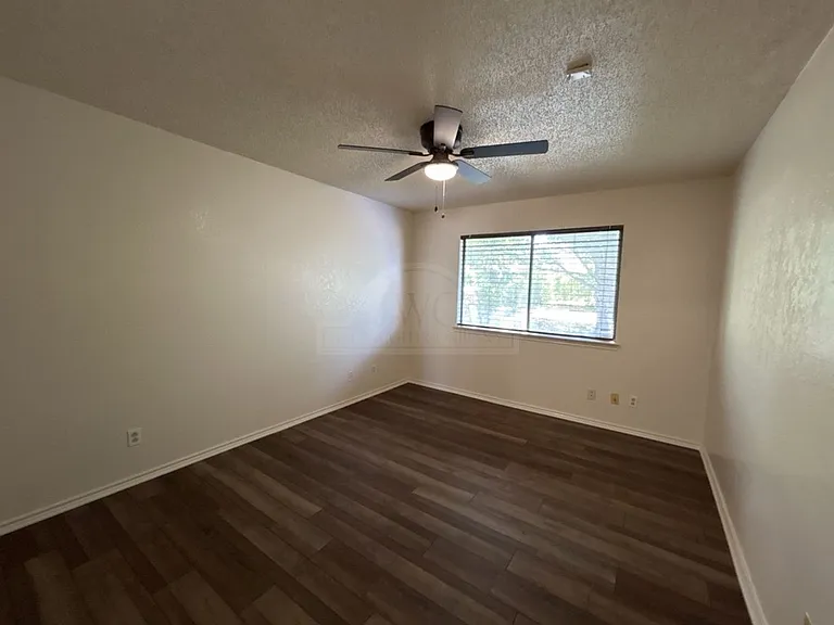 3806 London Ln — Photo 11