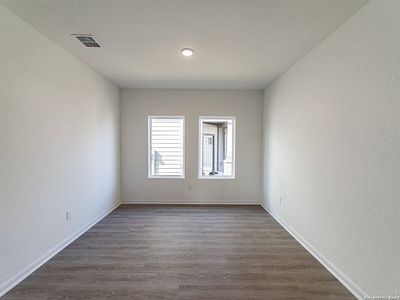 3rd image of 11130 Hollinger Circle