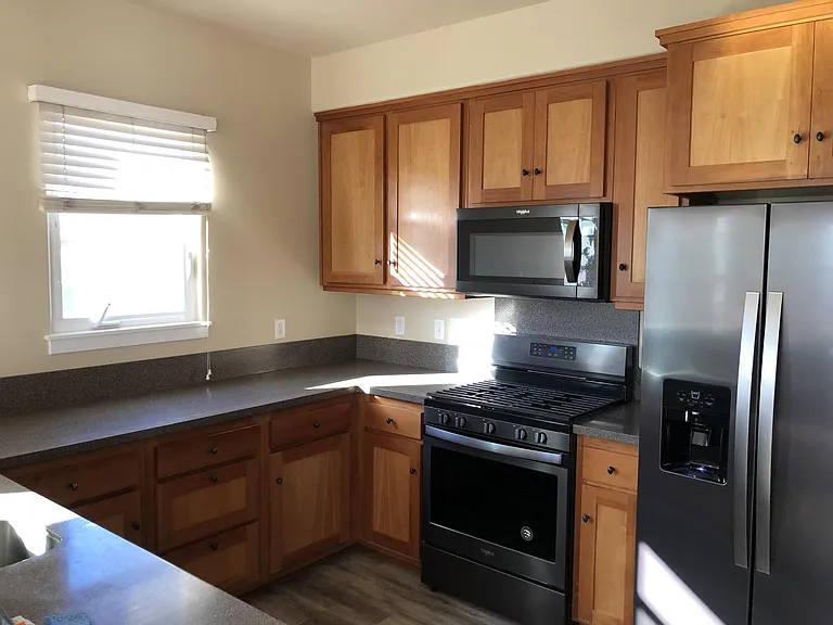 2216 Leinberger Ln — Photo 6