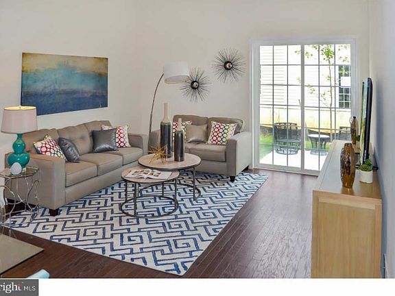 5th image of 391 Sun Blvd