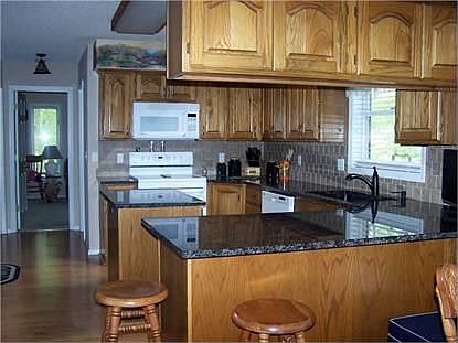 4th image of 2 Green Cir
