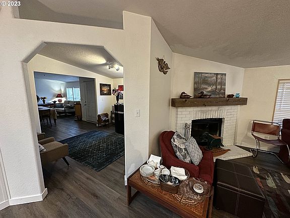 Family Room-Wide Angle/Fisheye>