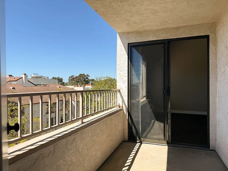 One park Apartments — Photo 37