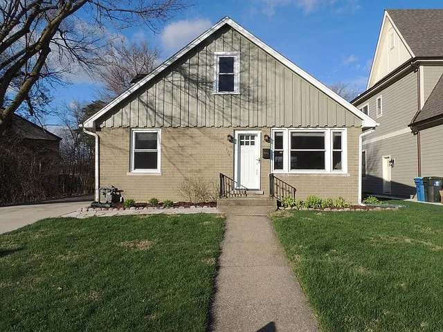 376 W Hillside Ave photo 1