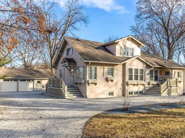314 W Russell St, Barrington, IL 60010