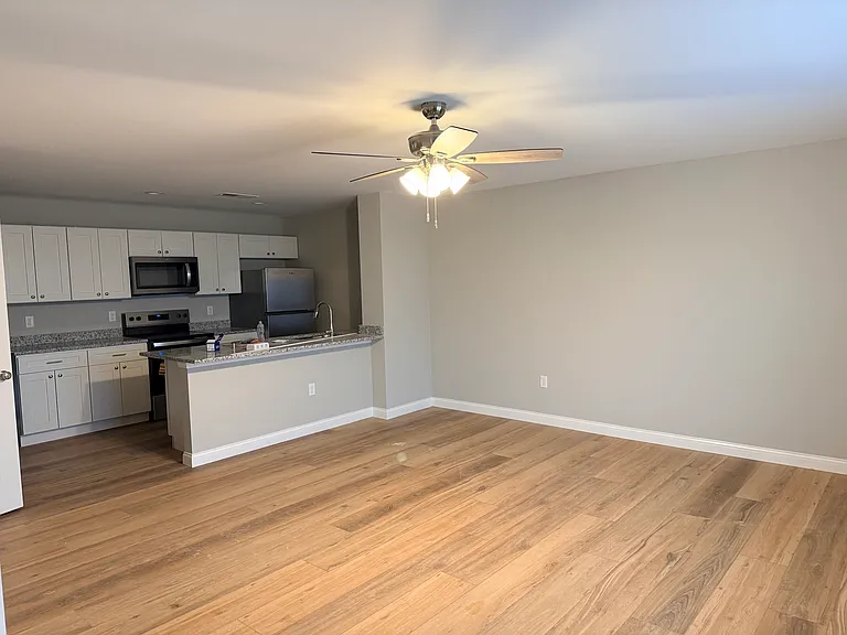 701 Lake Harriette Dr #724 — Photo 10