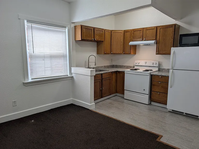 18 N Highland Ave #D — Photo 3