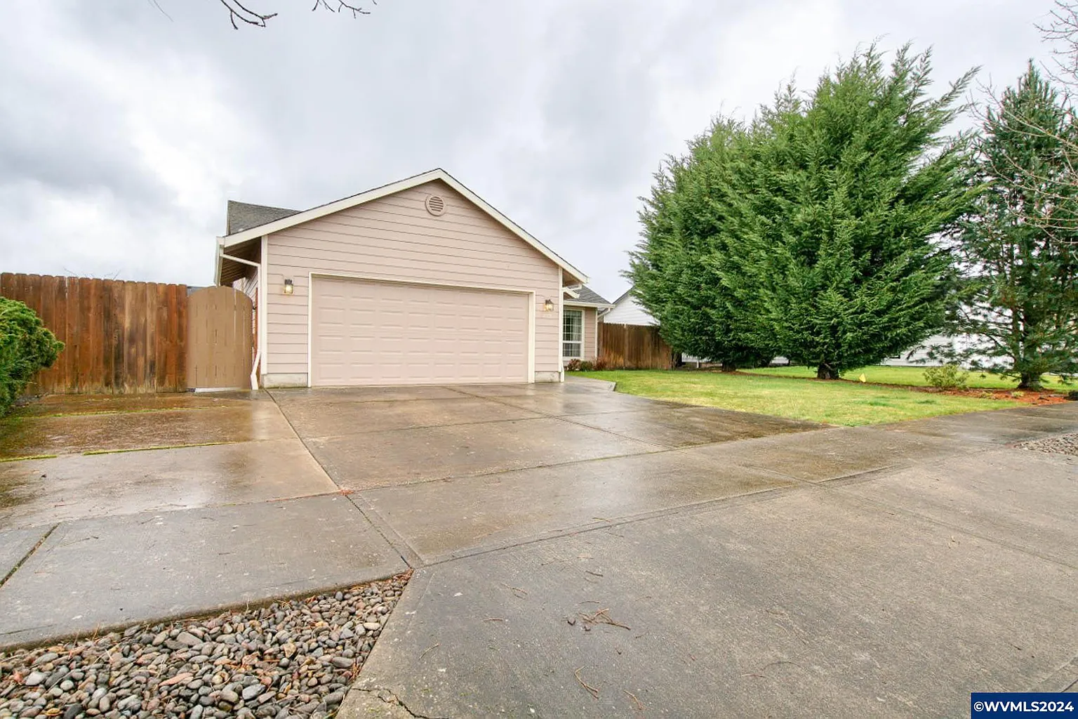 277 SW Valleys Edge St photo 1