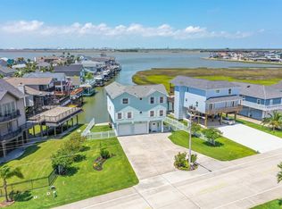 1026 Tiki Dr, Tiki Island, TX 77554