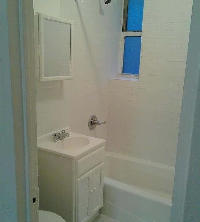 2nd image of 2100 Beekman Pl APT 3K