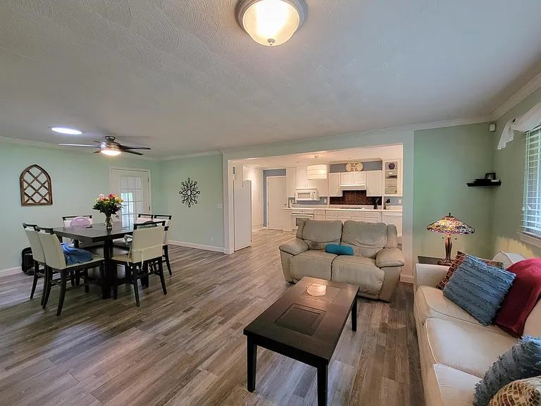 709 James Ave — Photo 21