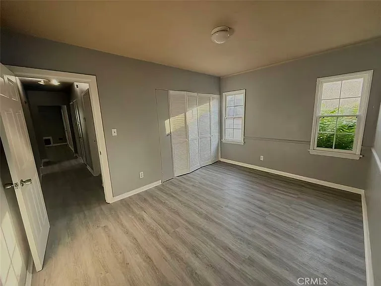 1045 Locust St — Photo 17
