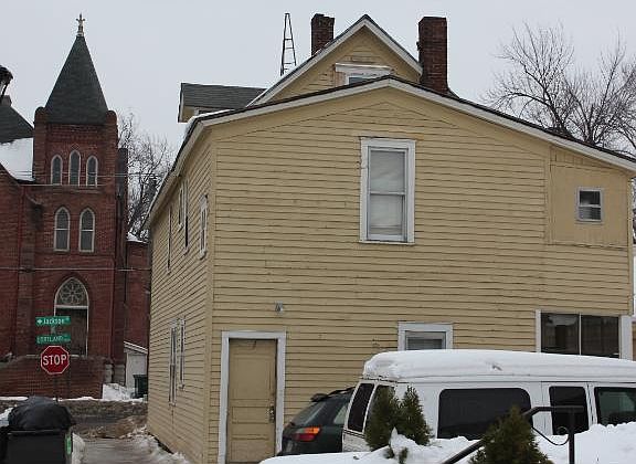 5th image of 779 Cortland Pl