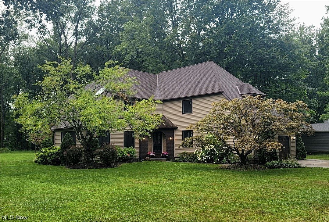 11257 Arrowhead Dr, Grafton, OH 44044 | Zillow