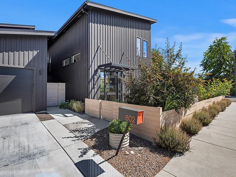 802 W Elwood Dr — Photo 34