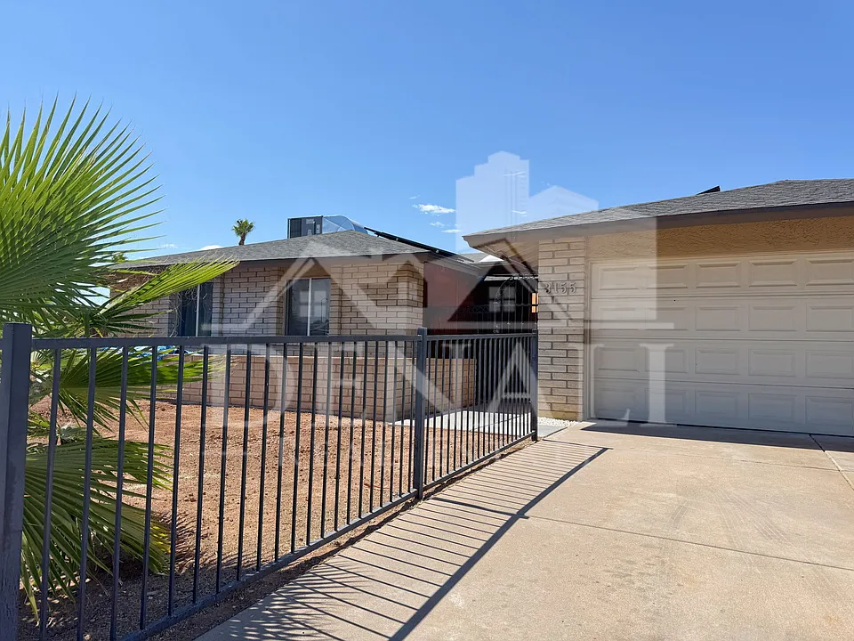 3155 E El Moro Ave