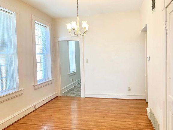 3rd image of 1122 W High St